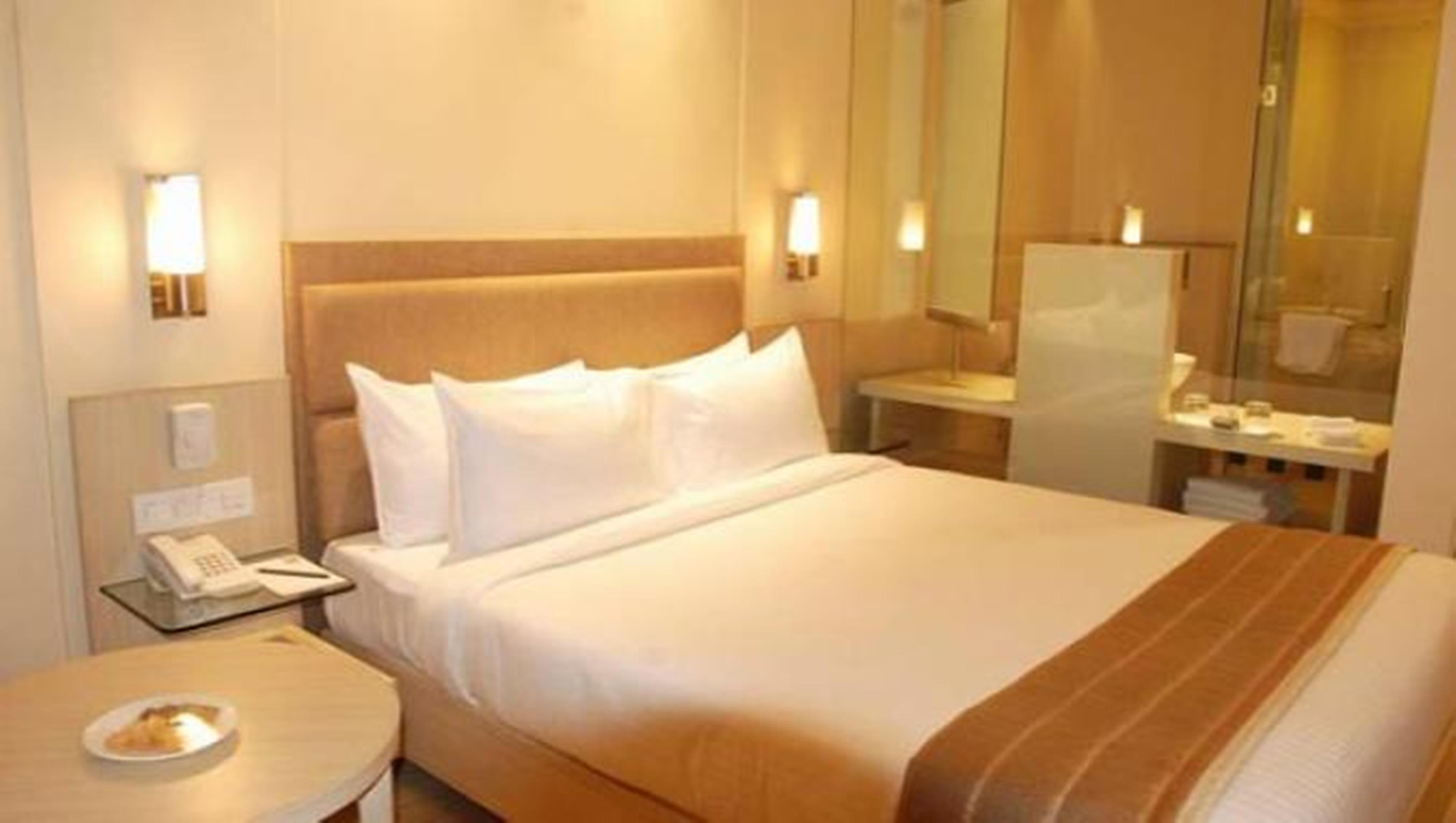 Sarovar Portico Naraina, Hotel Нью-Делі Екстер'єр фото