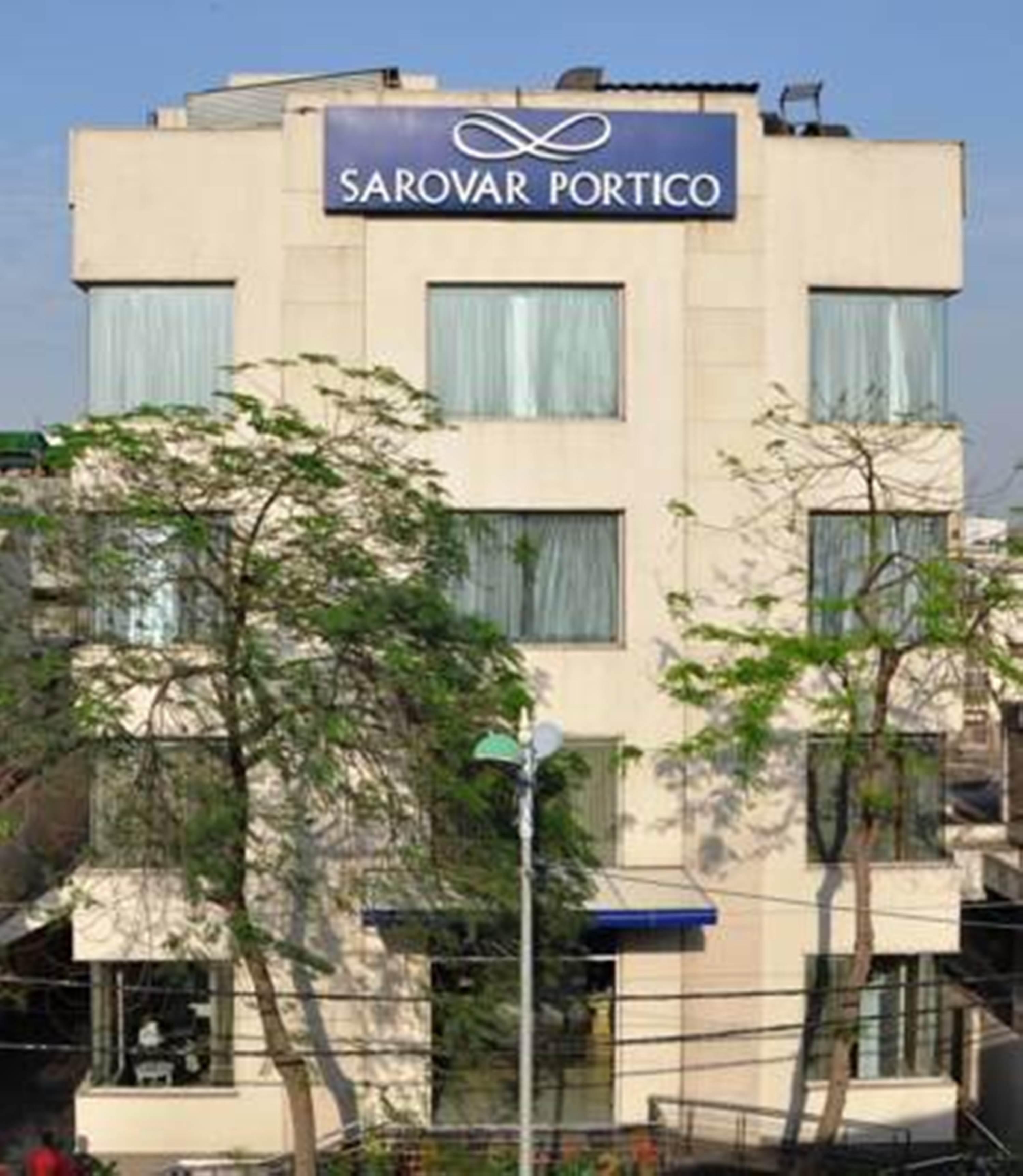 Sarovar Portico Naraina, Hotel Нью-Делі Екстер'єр фото