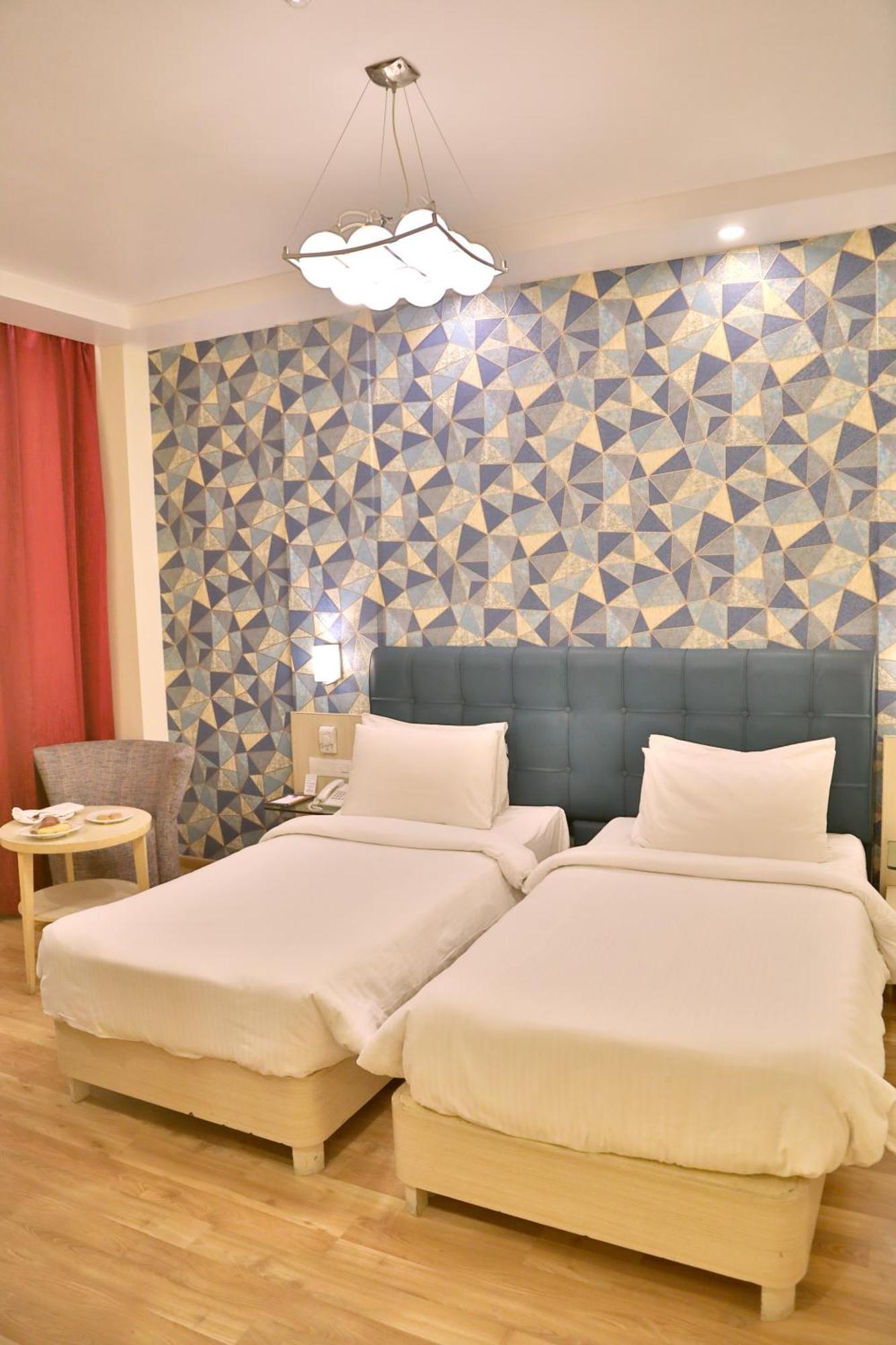 Sarovar Portico Naraina, Hotel Нью-Делі Екстер'єр фото