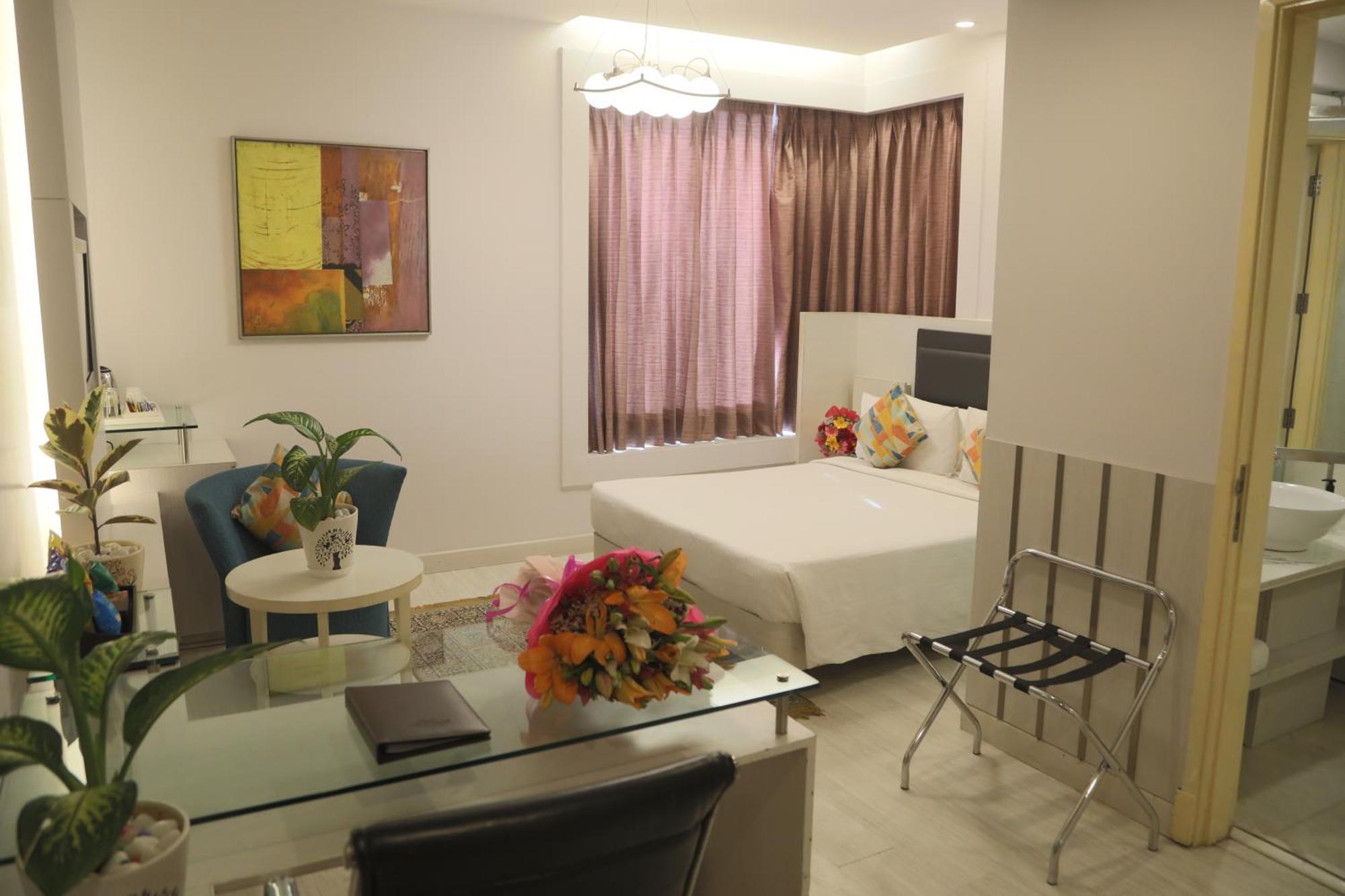 Sarovar Portico Naraina, Hotel Нью-Делі Екстер'єр фото