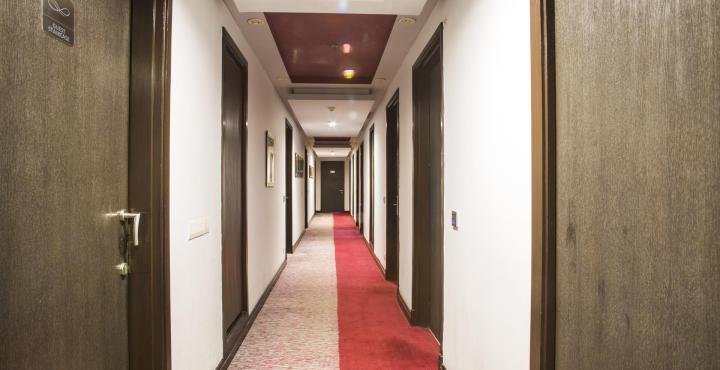 Sarovar Portico Naraina, Hotel Нью-Делі Екстер'єр фото